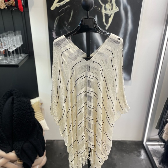 Mia Peru Poncho Candice | White - Picture 3 of 4